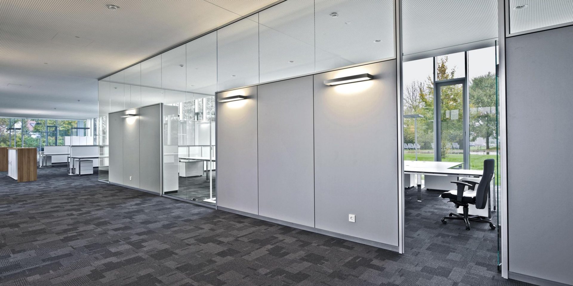 Aluminium frames for office building